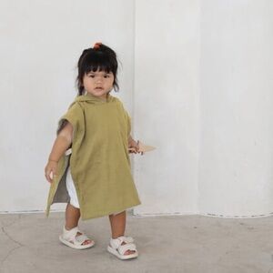 Big Little Universe Reversible Hooded Poncho Kids - Dijon Yellow